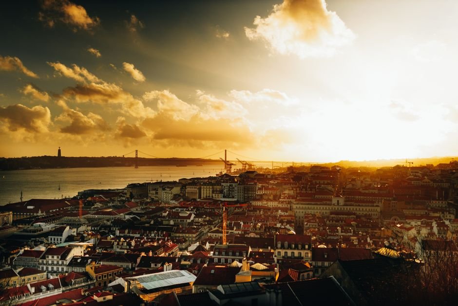 Lisbon Travel Guide 2026: Hidden Gems, Hotels & Local Tips
